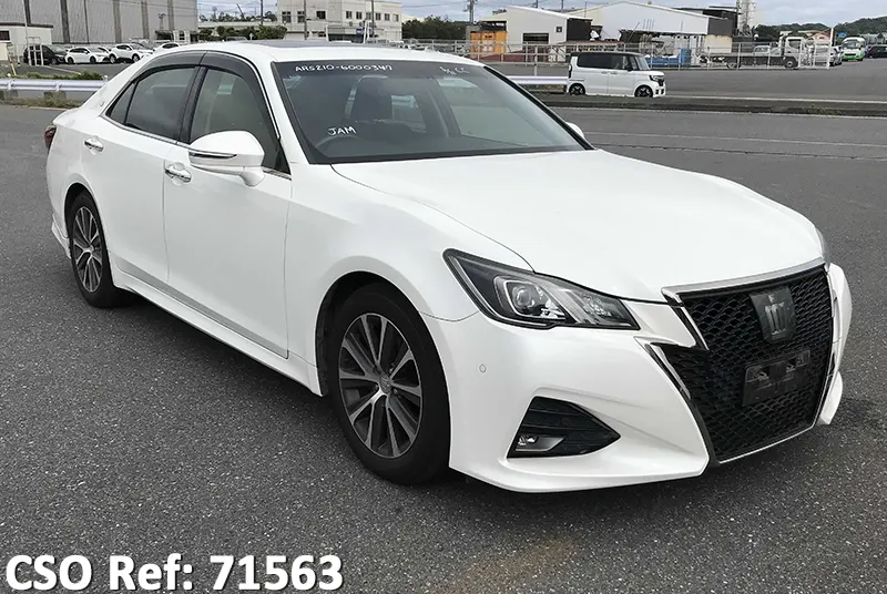 Toyota / Crown 2015